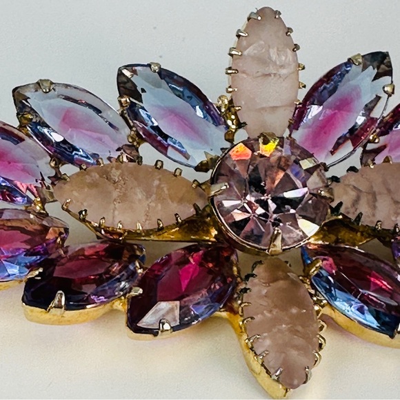 Vintage 1950s Brooch & Clip Earrings Set Amethyst & Frosted Rhinestone Marquise - Picture 2 of 15